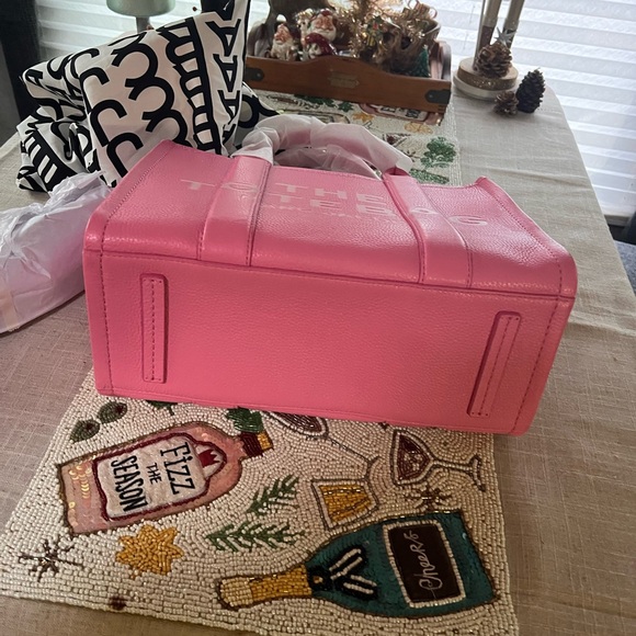 SMALL Marc Jacobs Petite Pink Tote Bag with Textured Leather & Detach Strap - Picture 4 of 13